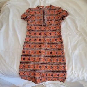 Vintage 1960s shift dress with beautiful green blue design. Real vintage!!